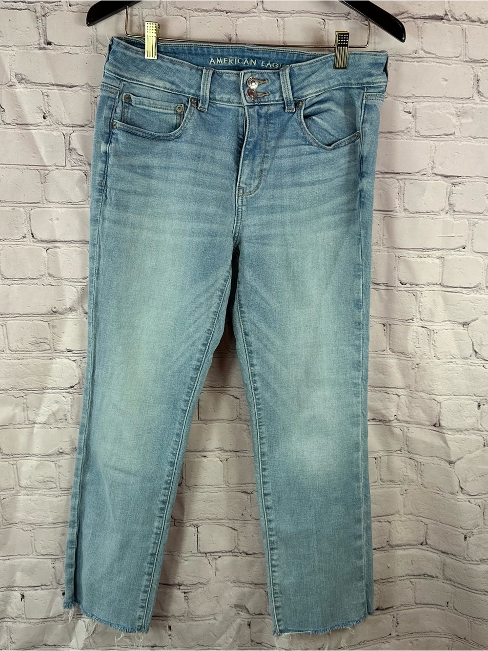 American Eagle Outfitters Light Wash Cropped Jeans